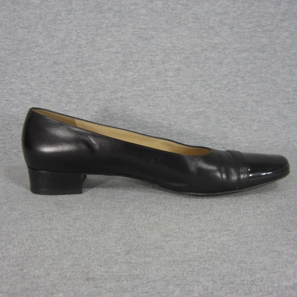 Salvatore Ferragamo Riguccia Pump 9 AA Black Leather Patent Cap Toe Slip On Heel